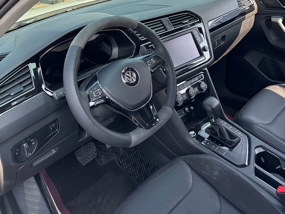 Volkswagen Tiguan L