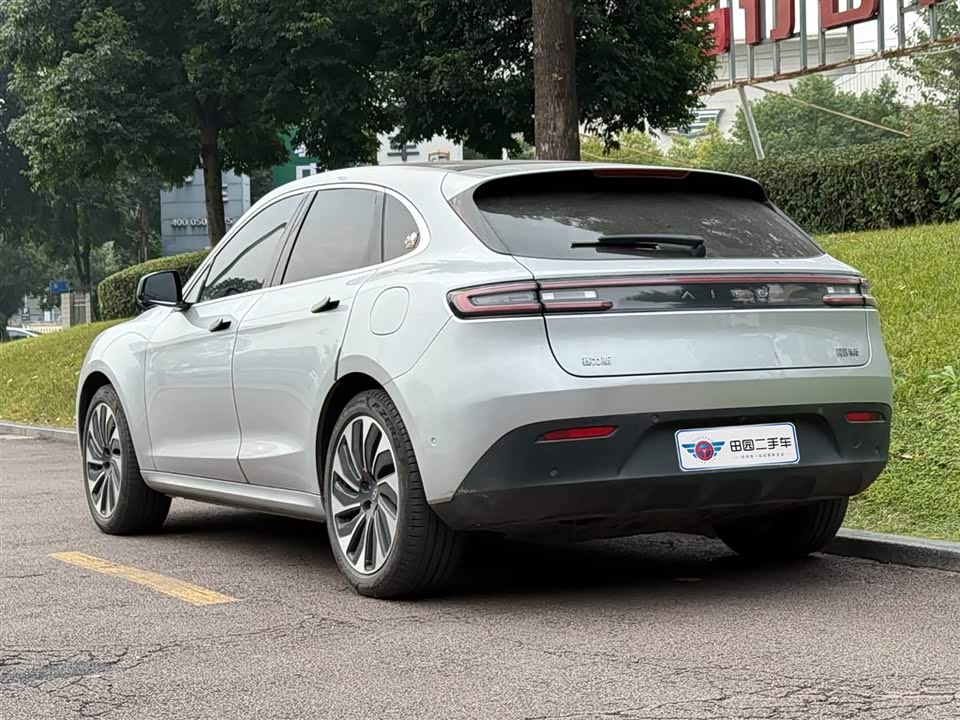 AITO Ask the world M5