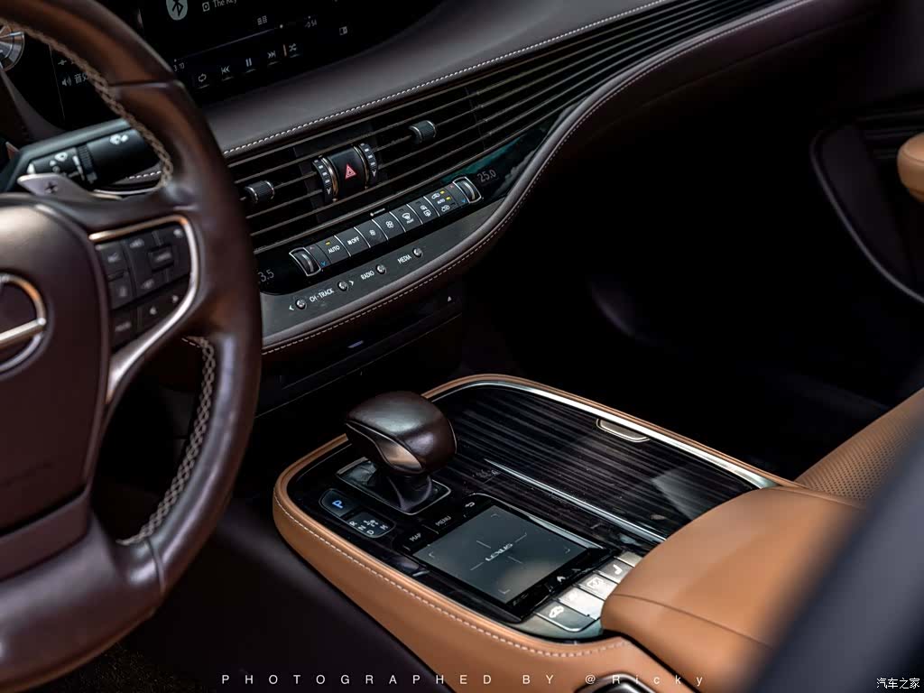 Lexus LS, 2018 7