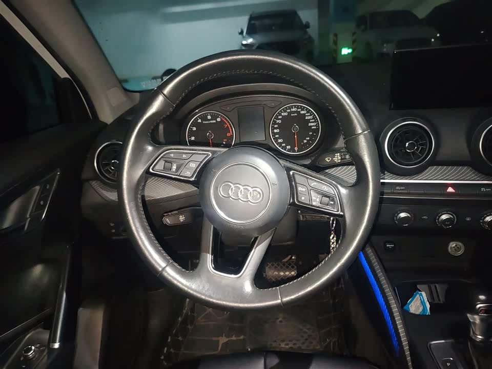 Audi Q2L