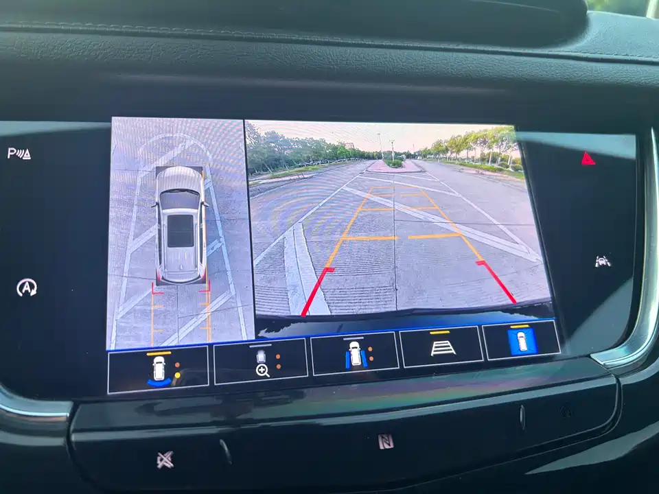 Cadillac XT6