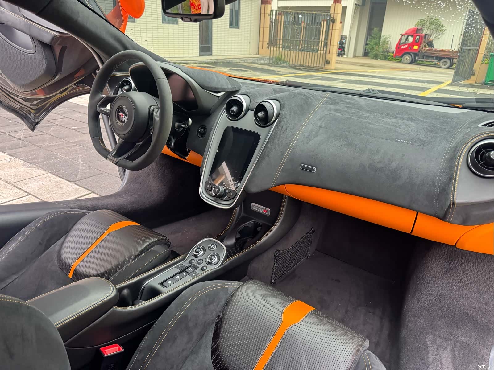 McLaren 570, 2018 8