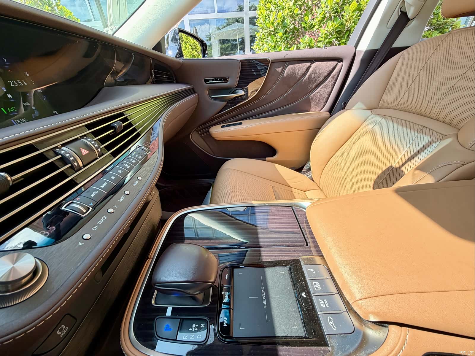 Lexus LS, 2020 14
