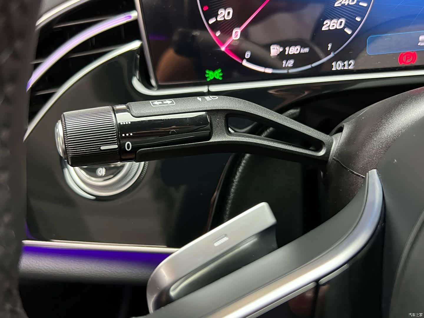 Mercedes-Benz E-Class, 2025 23