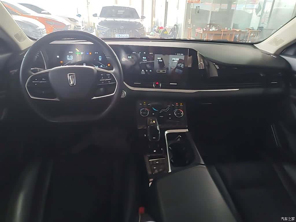 Bestune B70, 2023 10