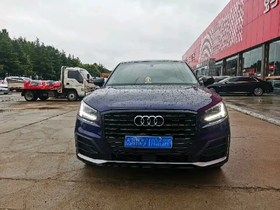 Audi Q2L