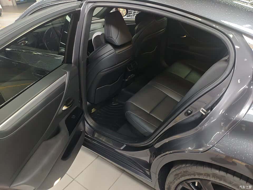 Lexus ES, 2022 7