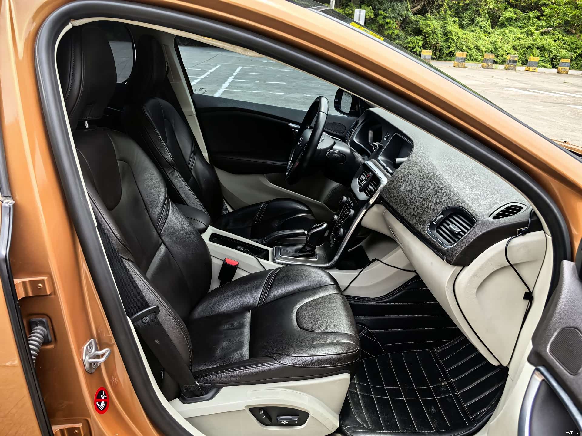 Volvo V40, 2014 15