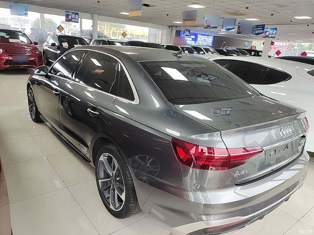 Audi A4L, 2023 все фото