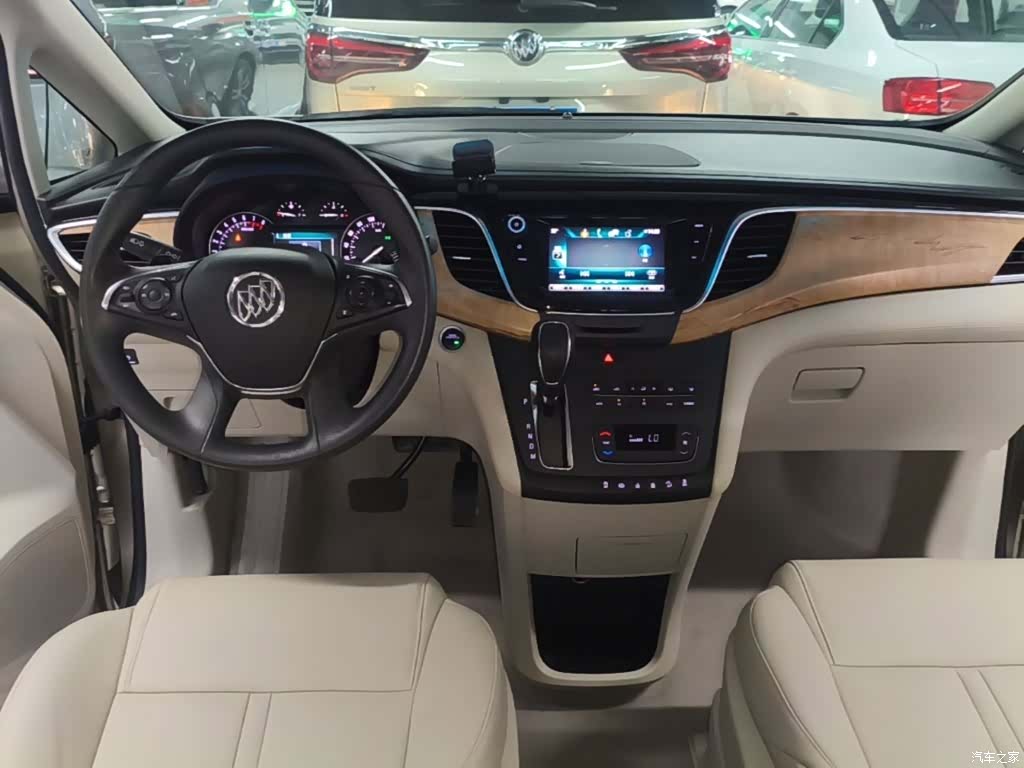 Buick GL8, 2018 10