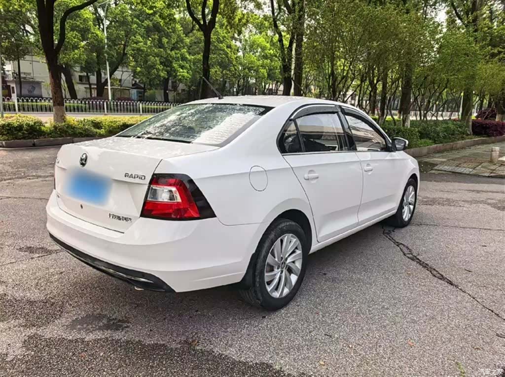 Skoda Rapid, 2018 7