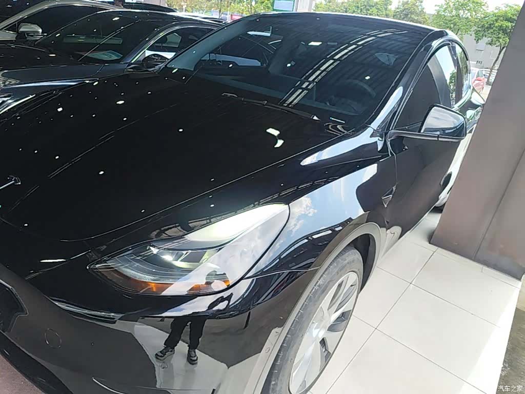 Tesla Model Y, 2023 2