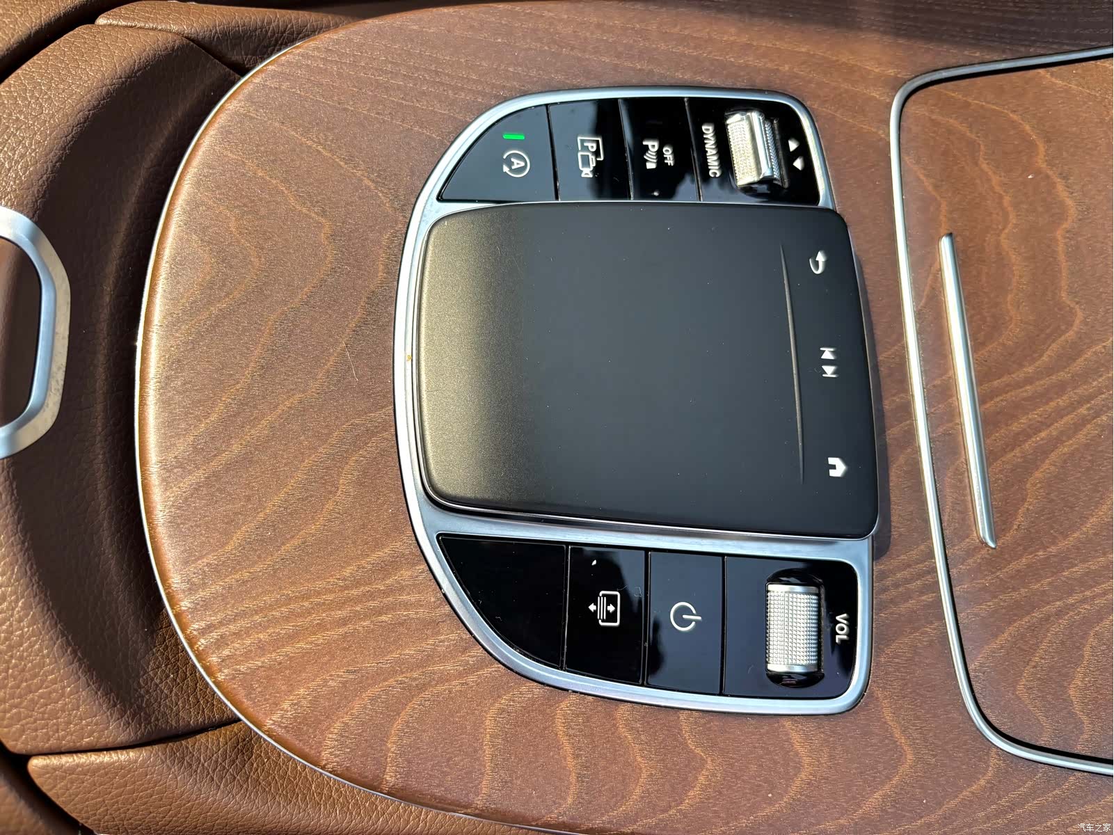 Mercedes-Benz E-Class, 2023 16
