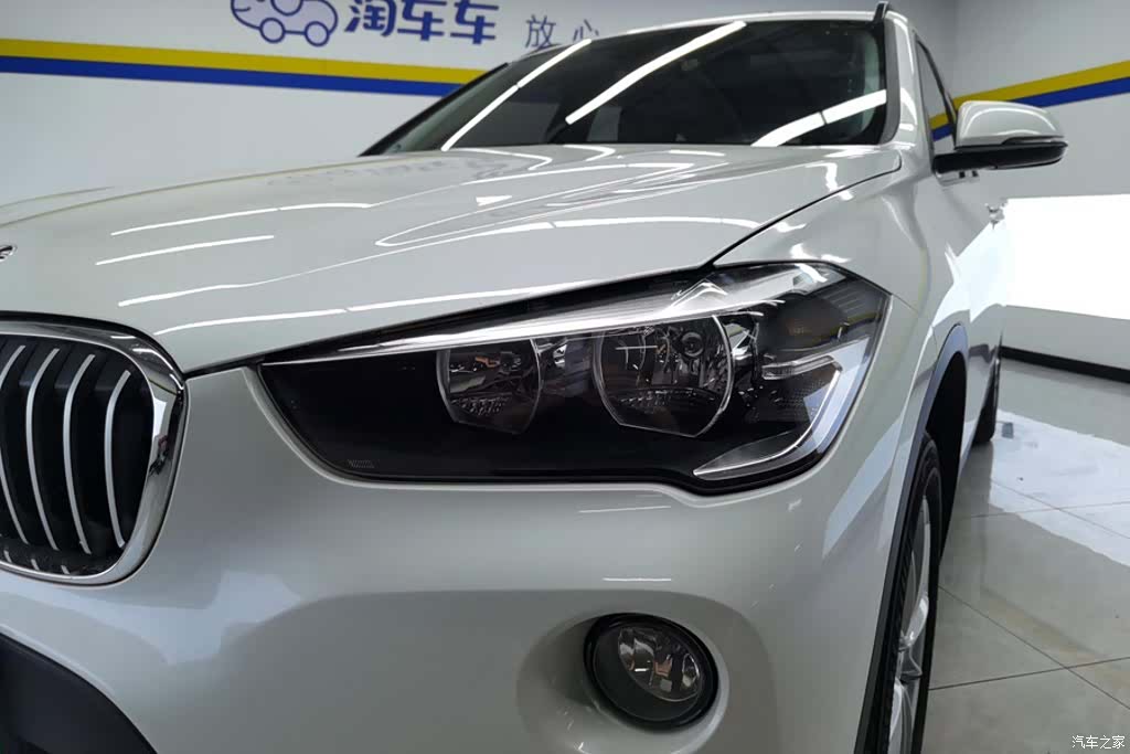 BMW X1, 2019 все фото