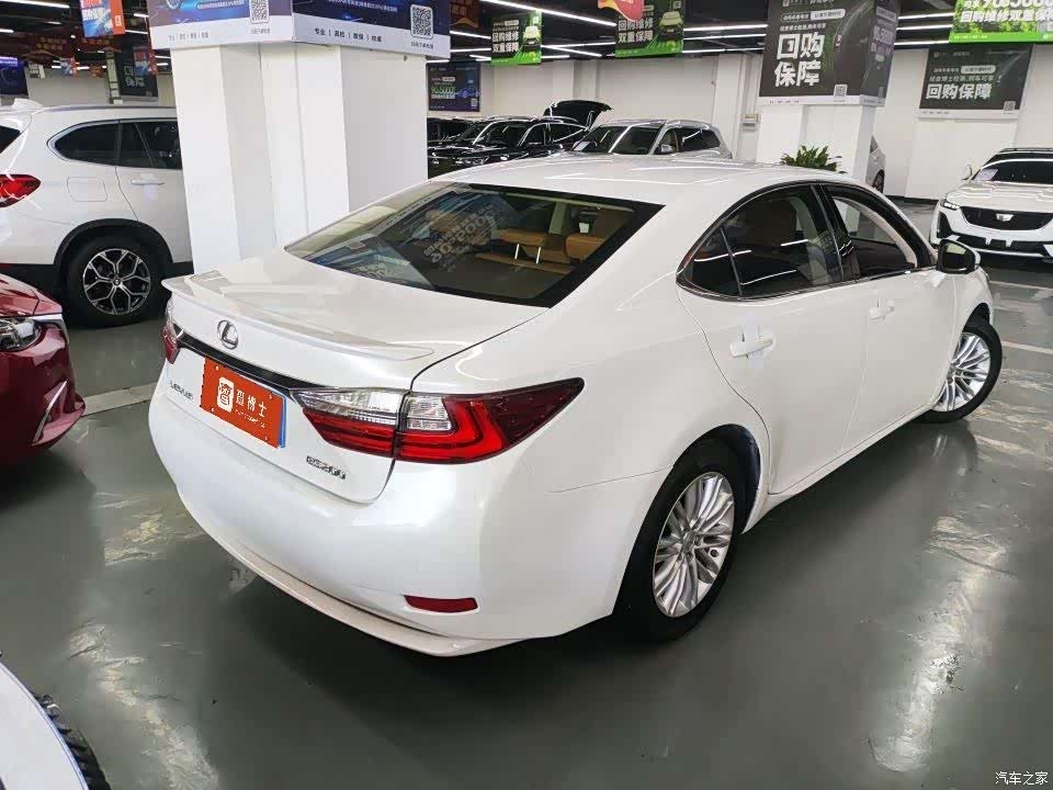 Lexus ES, 2018 9