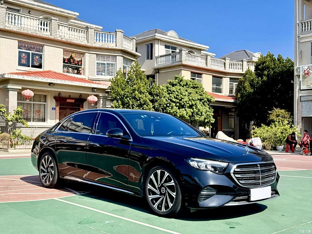 Mercedes-Benz E-Class, 2024 3