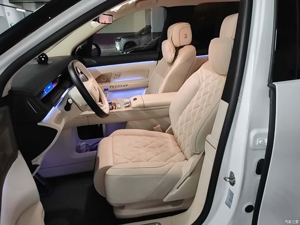 NIO ES8, 2025 15