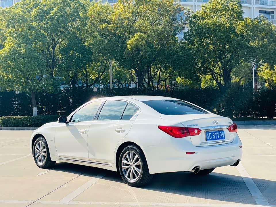 Infiniti Q50L