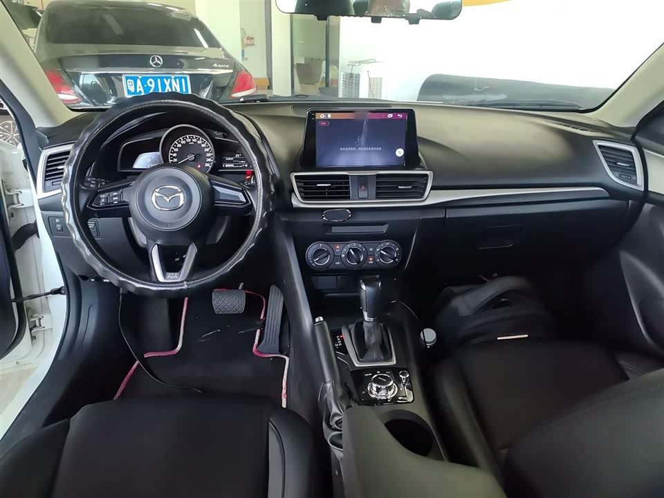 Mazda 3 Angkesaila