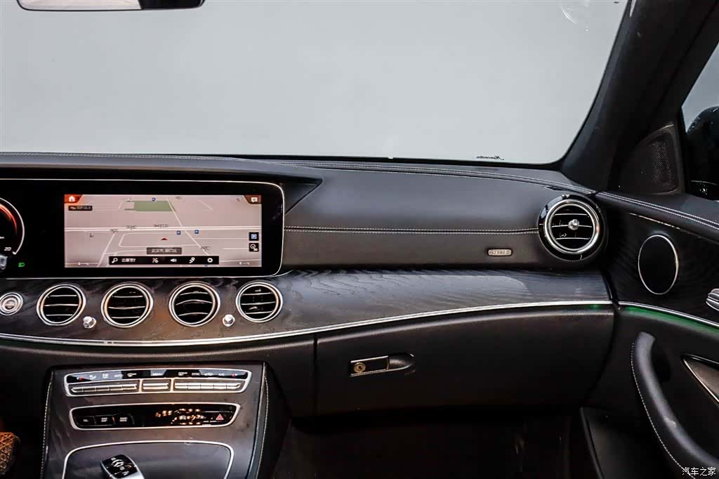Mercedes-Benz E-Class, 2021 29
