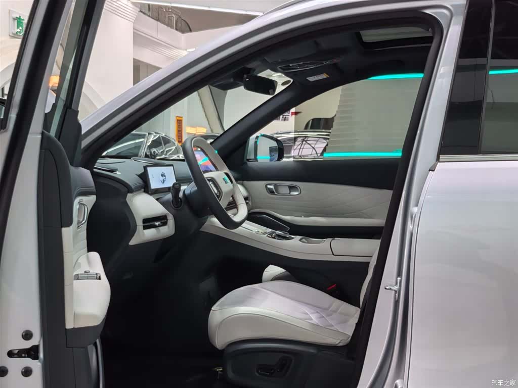 Geely 7, 2025 все фото