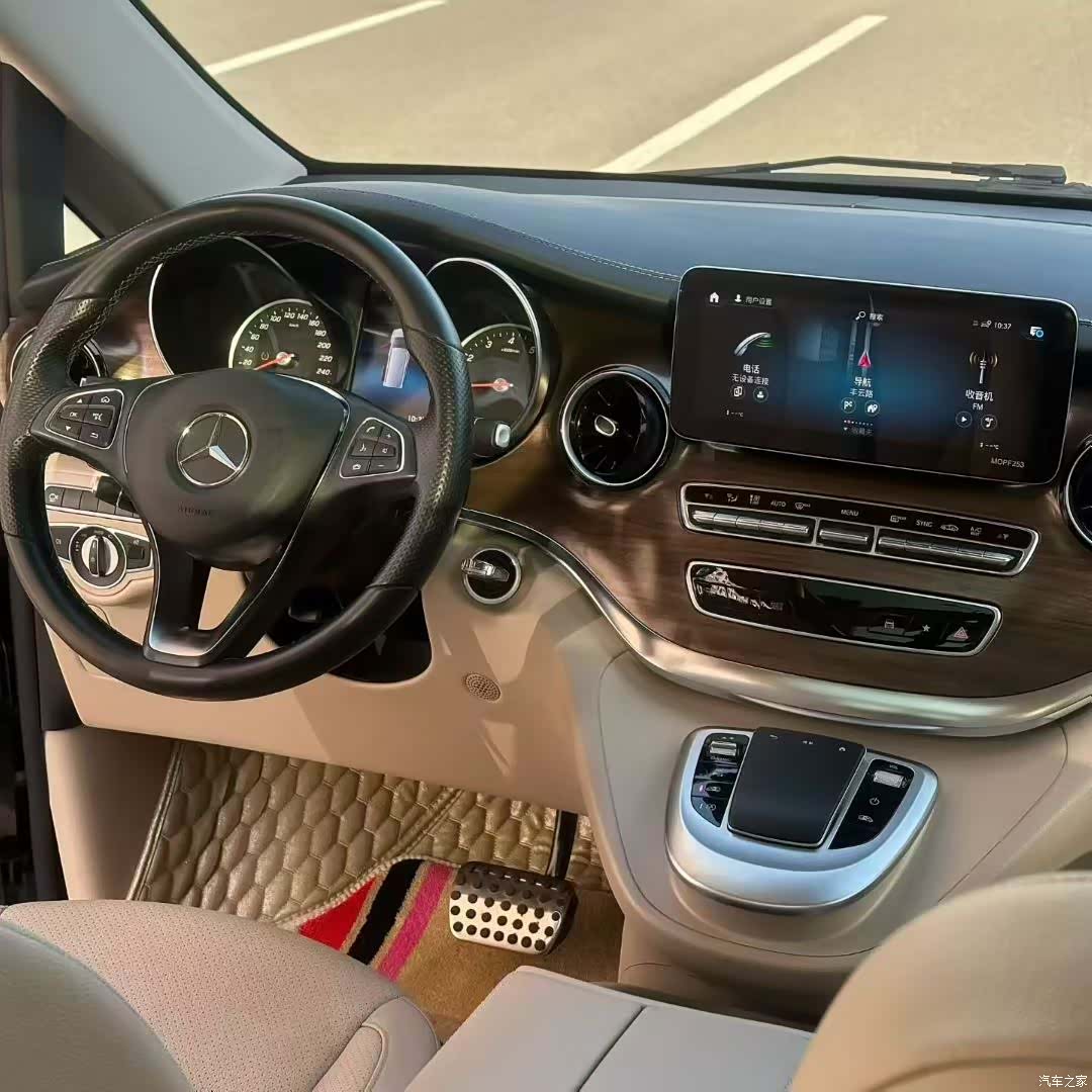 Mercedes-Benz V-Class, 2023 6