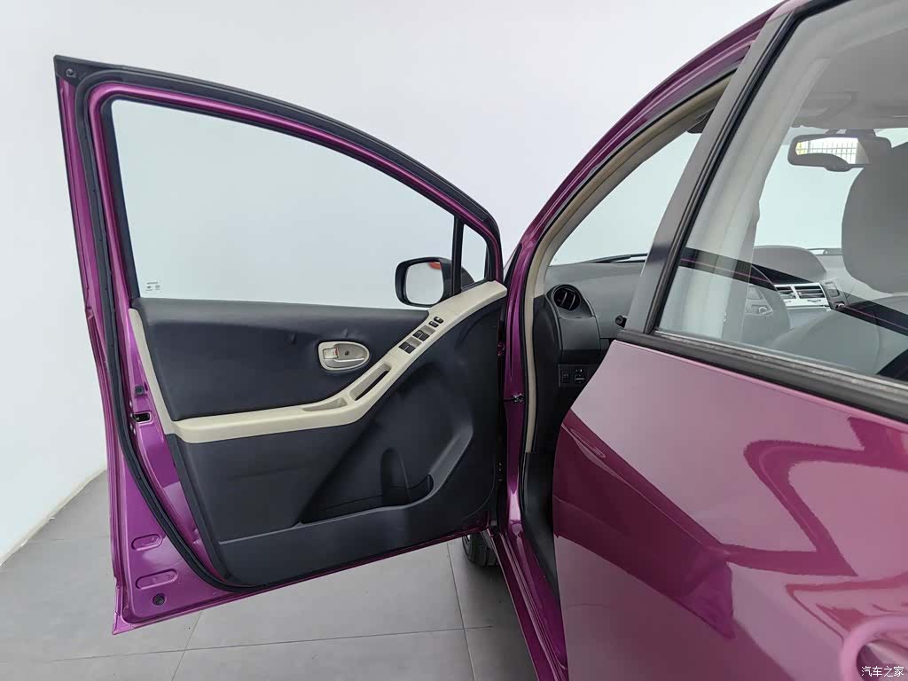 Toyota 1.6E, 2010 8