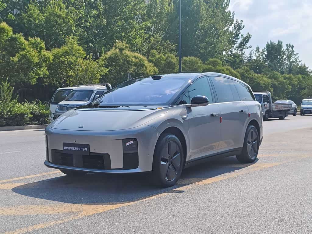 Li Auto i8