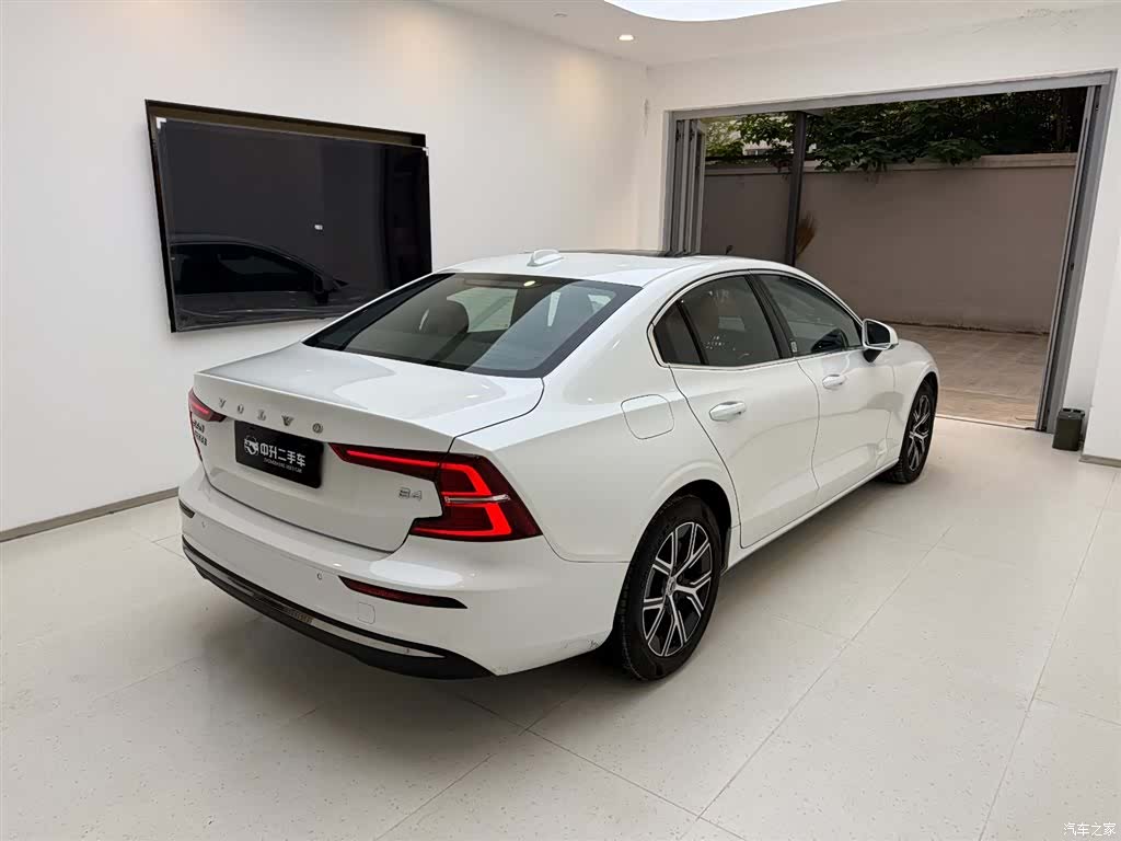 Volvo S60, 2025 4