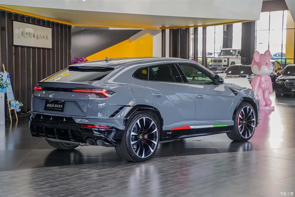 Lamborghini Urus, 2024 21