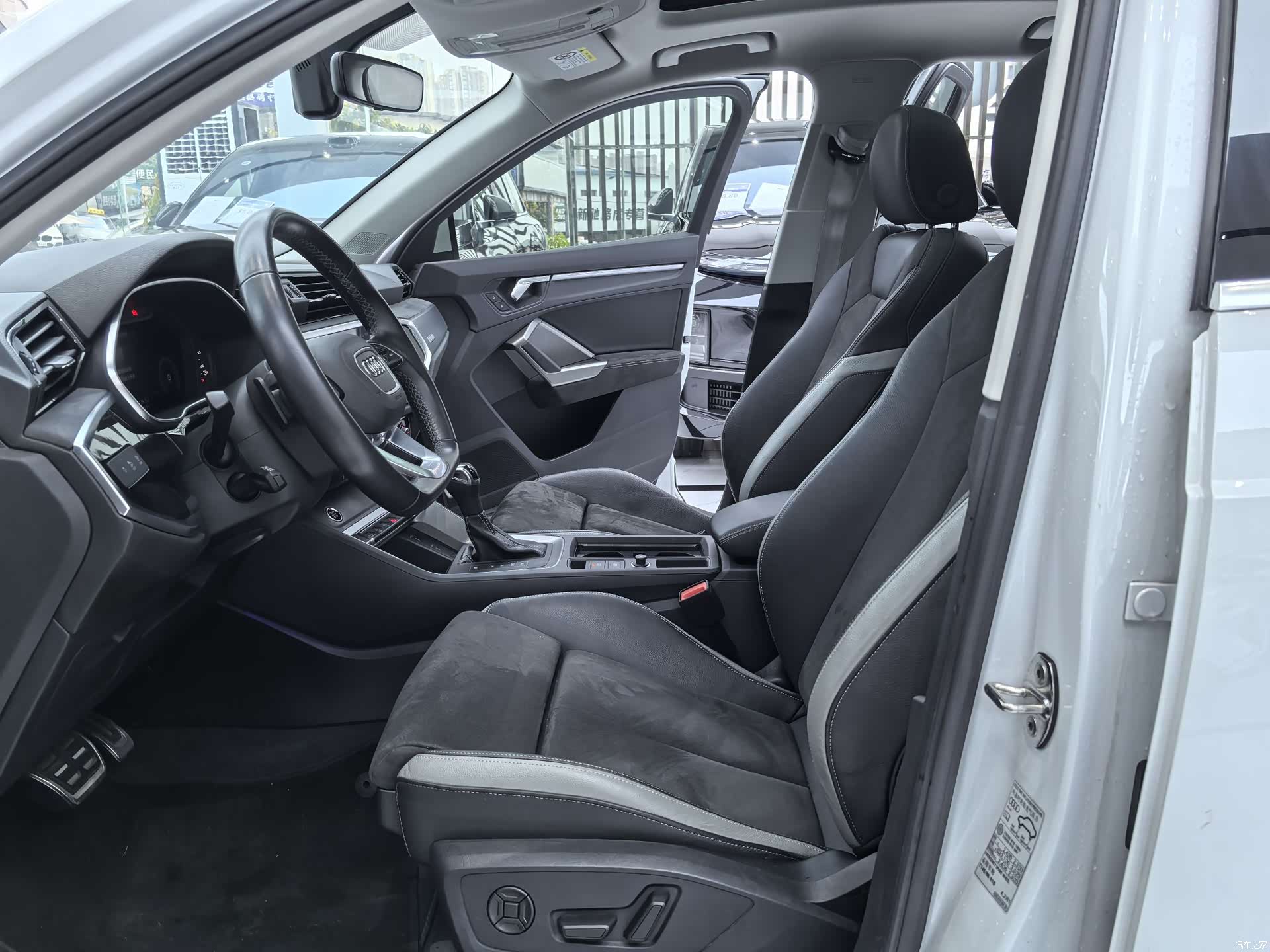 Audi Q3, 2022 4