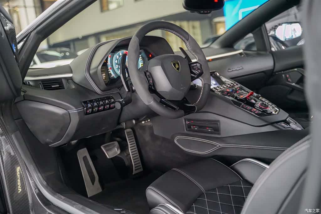 Lamborghini Aventador, 2019 24