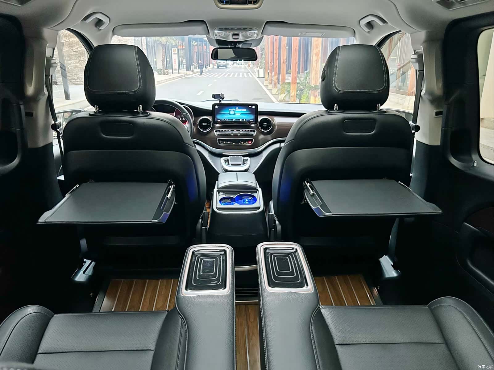 Mercedes-Benz V-Class, 2021 14
