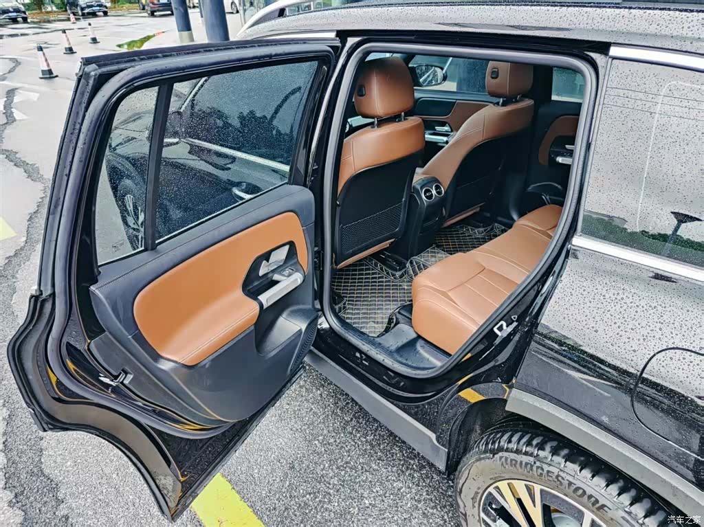 Mercedes-Benz GLB, 2025 15