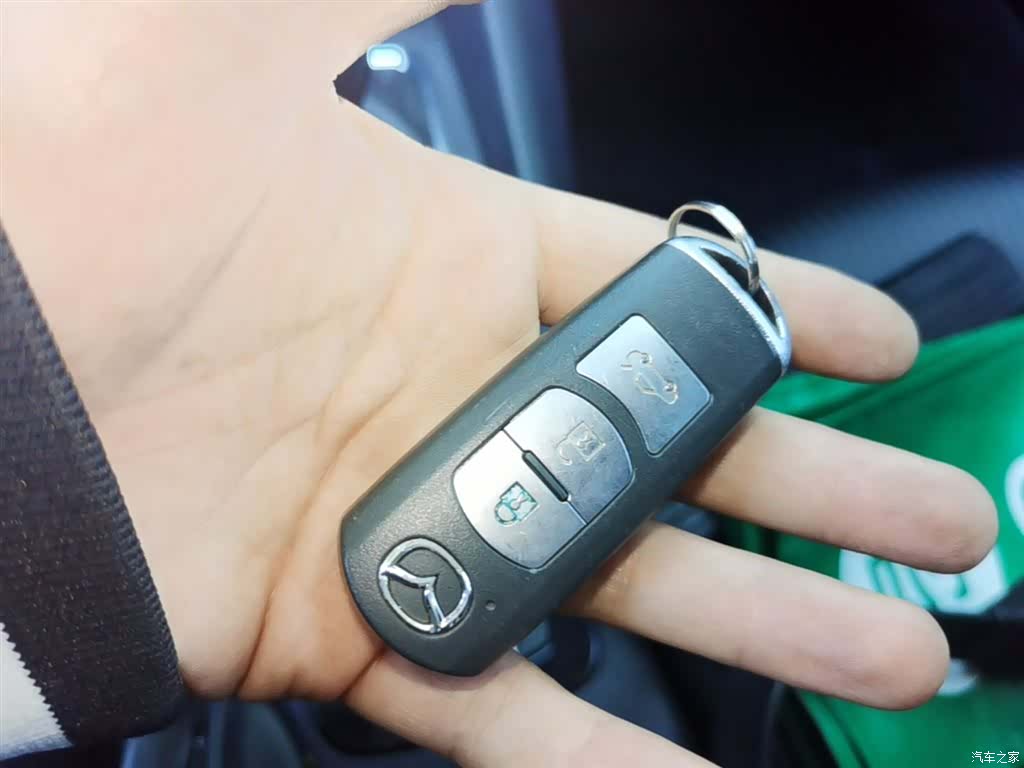 Mazda Mazda3, 2015 9