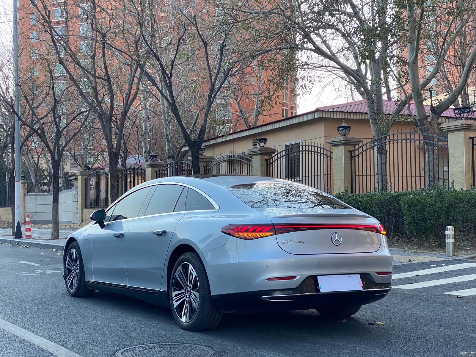 Mercedes-Benz EQS, 2024 16