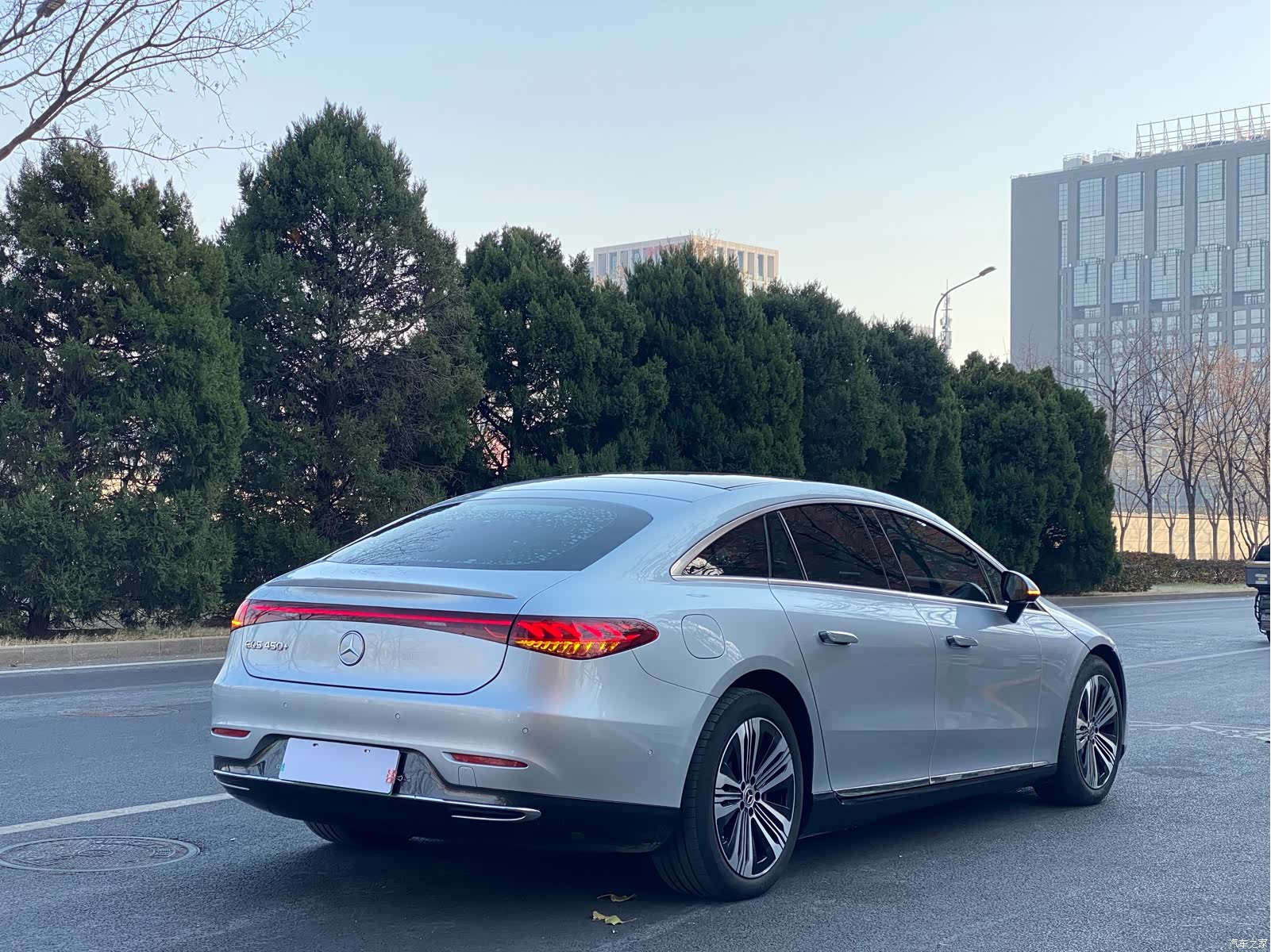 Mercedes-Benz EQS, 2024 18
