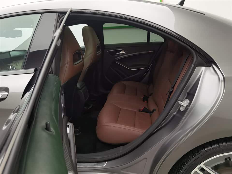 Mercedes-Benz CLA