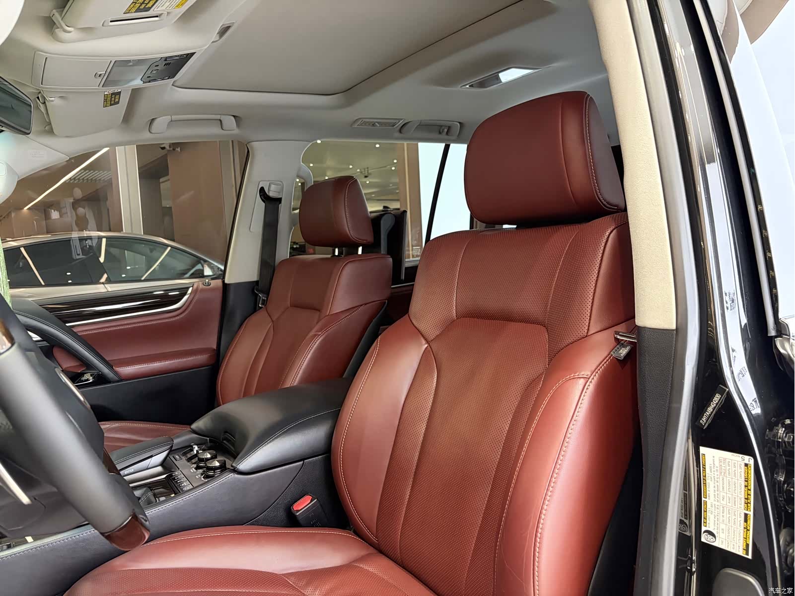 Lexus LX, 2017 10