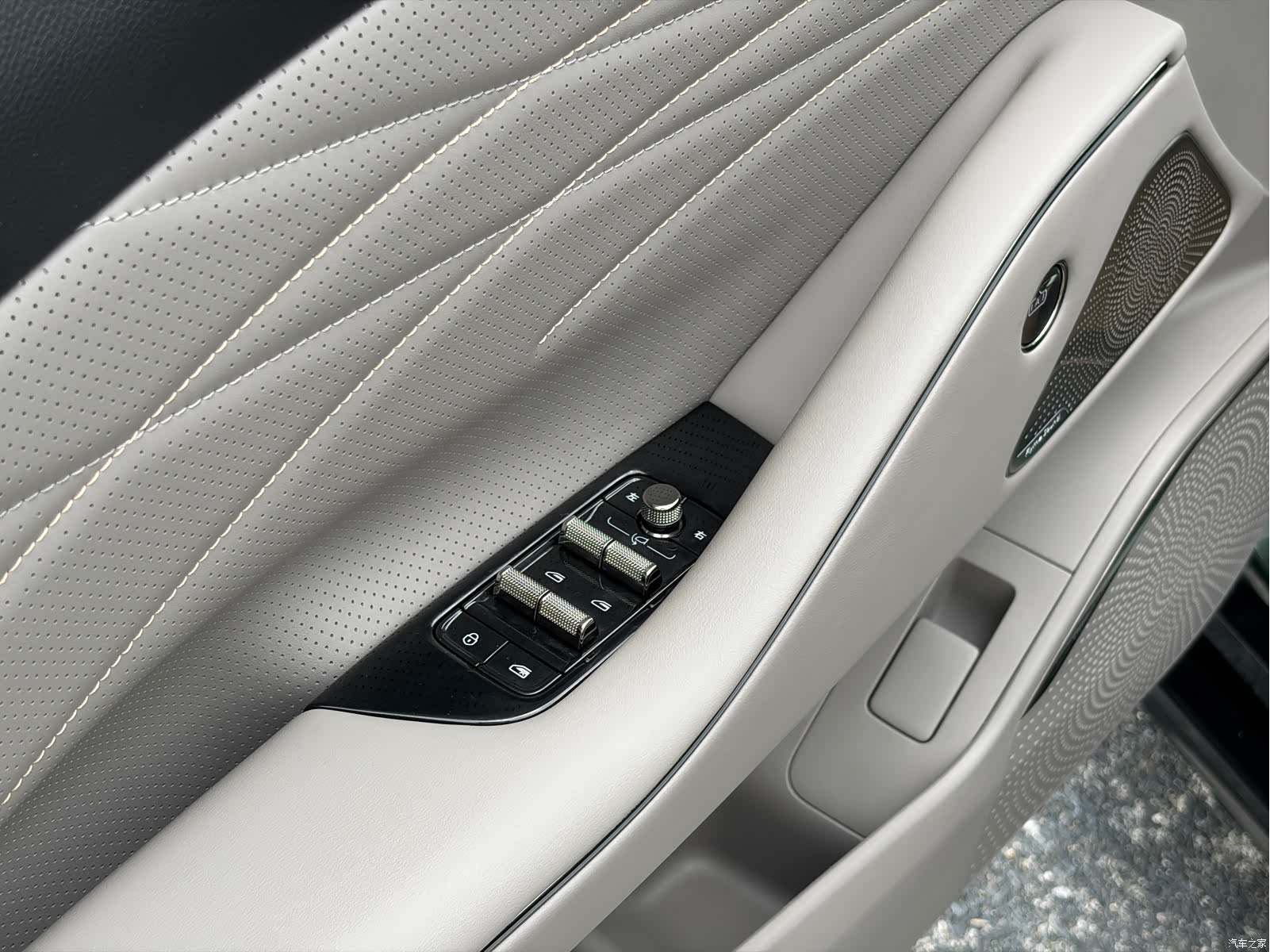 Geely 8, 2025 23