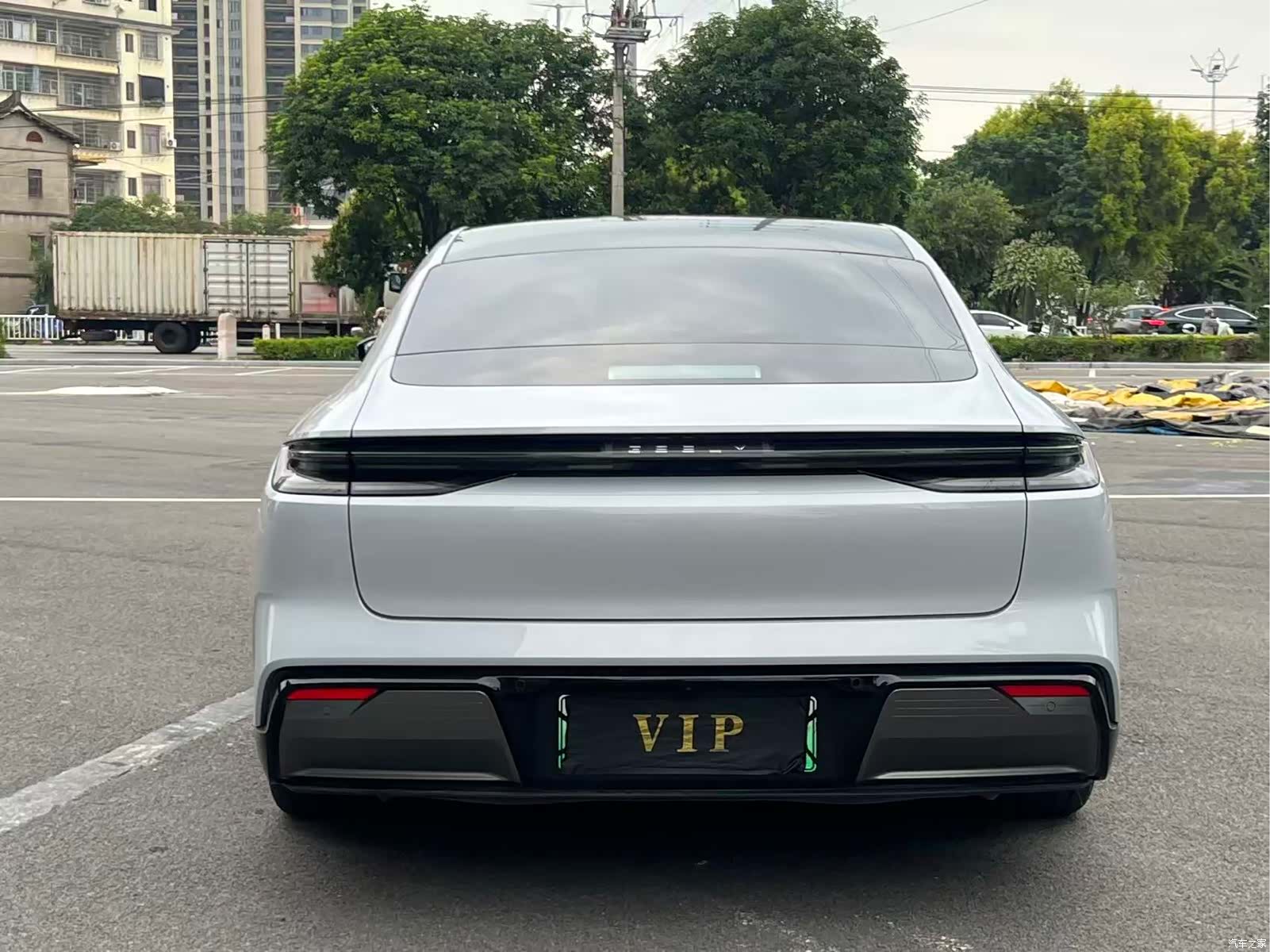 Geely E8, 2024 8