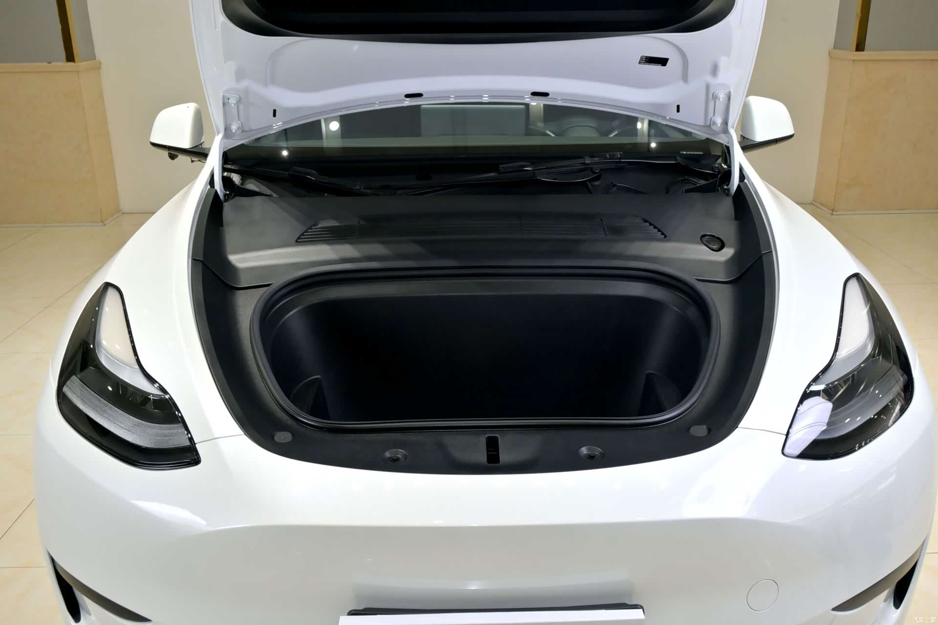 Tesla Model Y, 2024 7