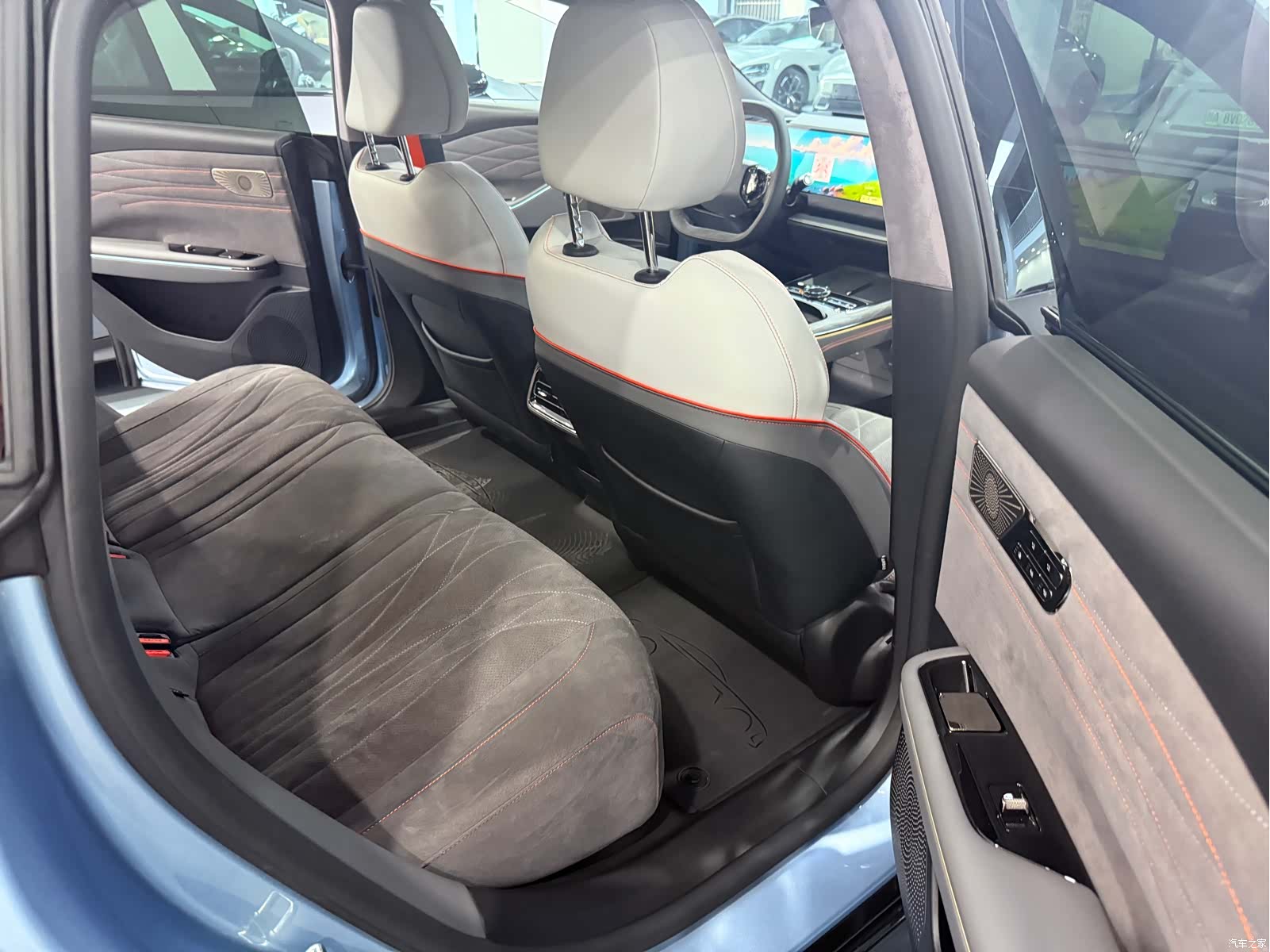 Geely E8, 2025 7