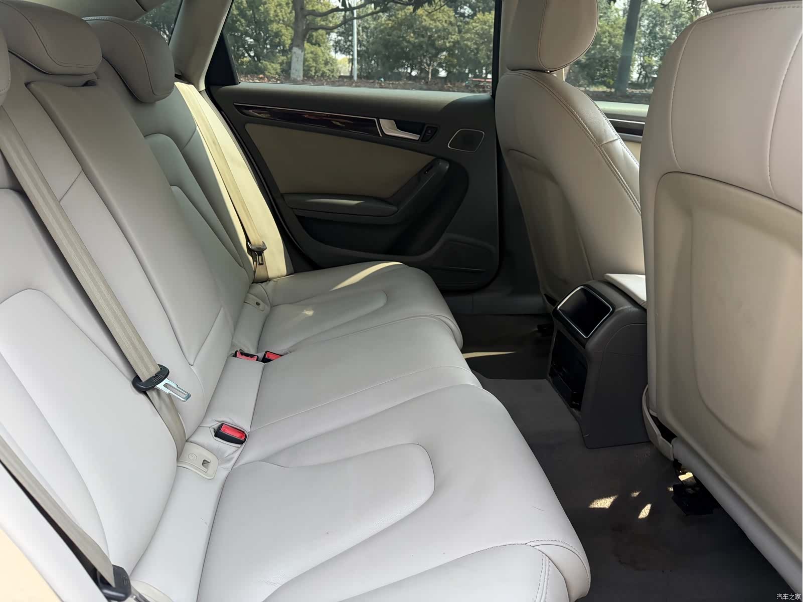 Audi A4L, 2012 11