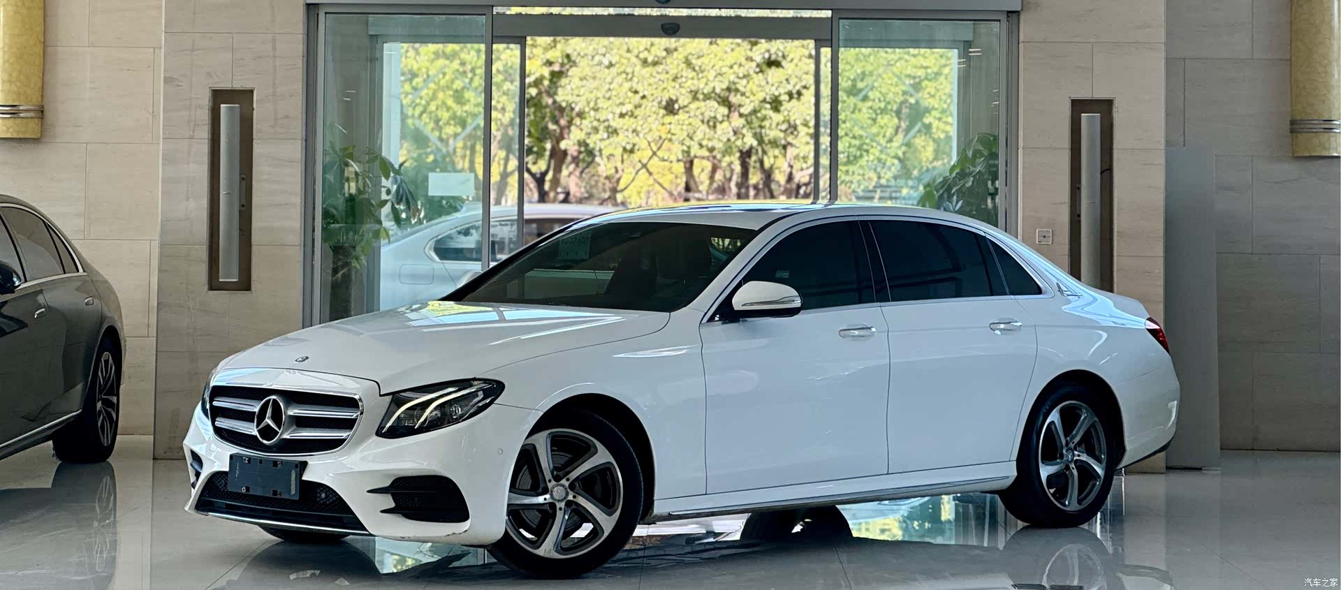 Mercedes-Benz E-Class, 2017 1