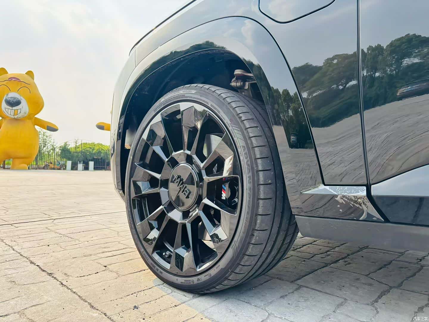 BMW XM, 2026 все фото