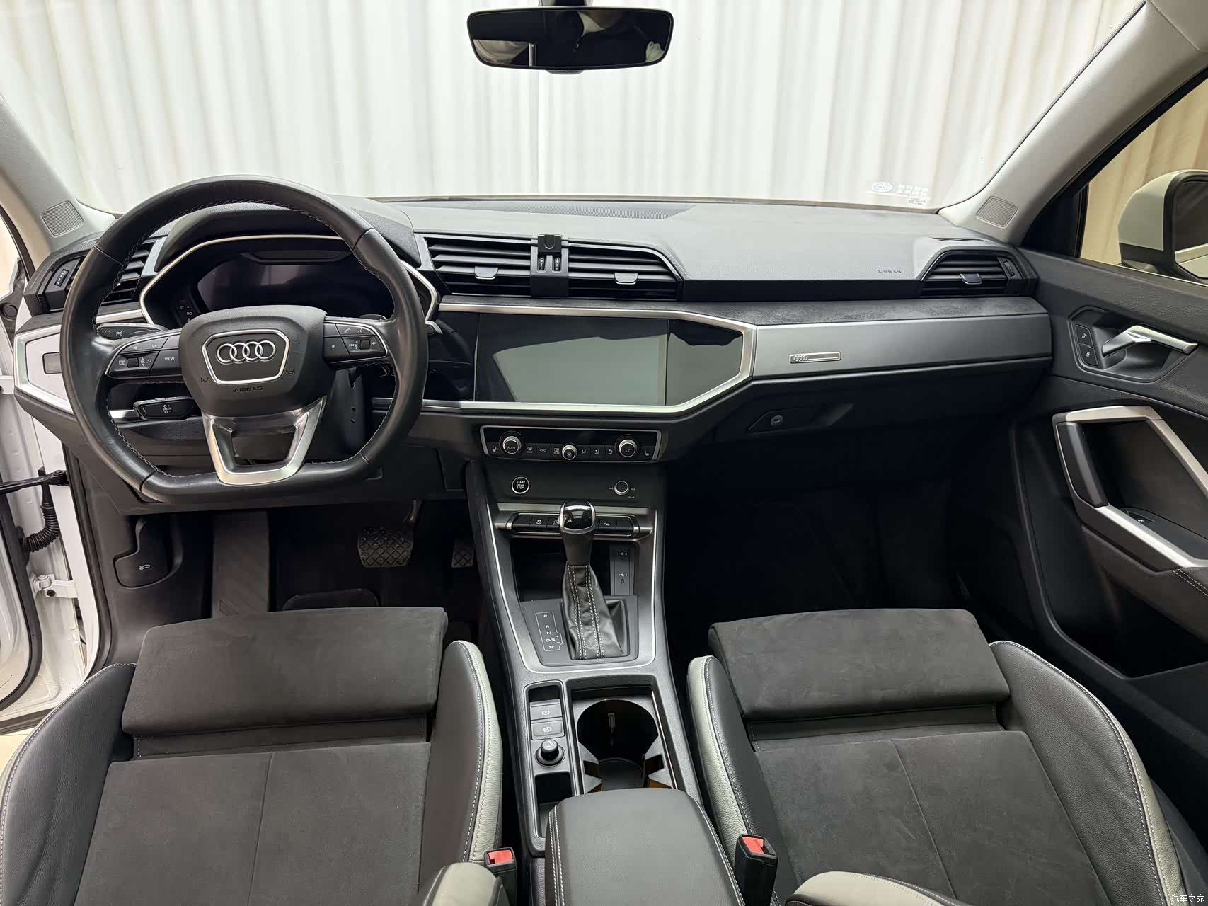 Audi Q3, 2023 10