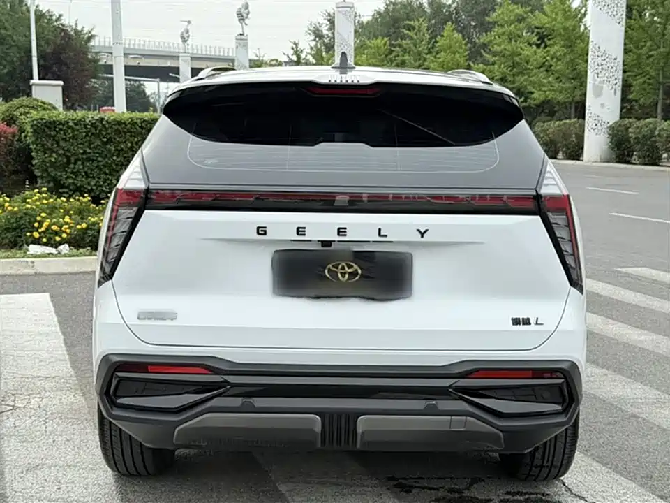 Geely Atlas L