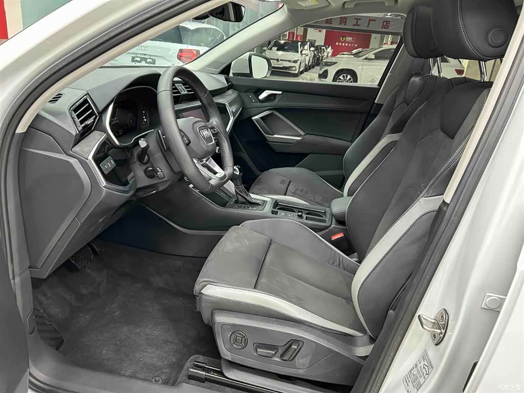 Audi Q3, 2023 11