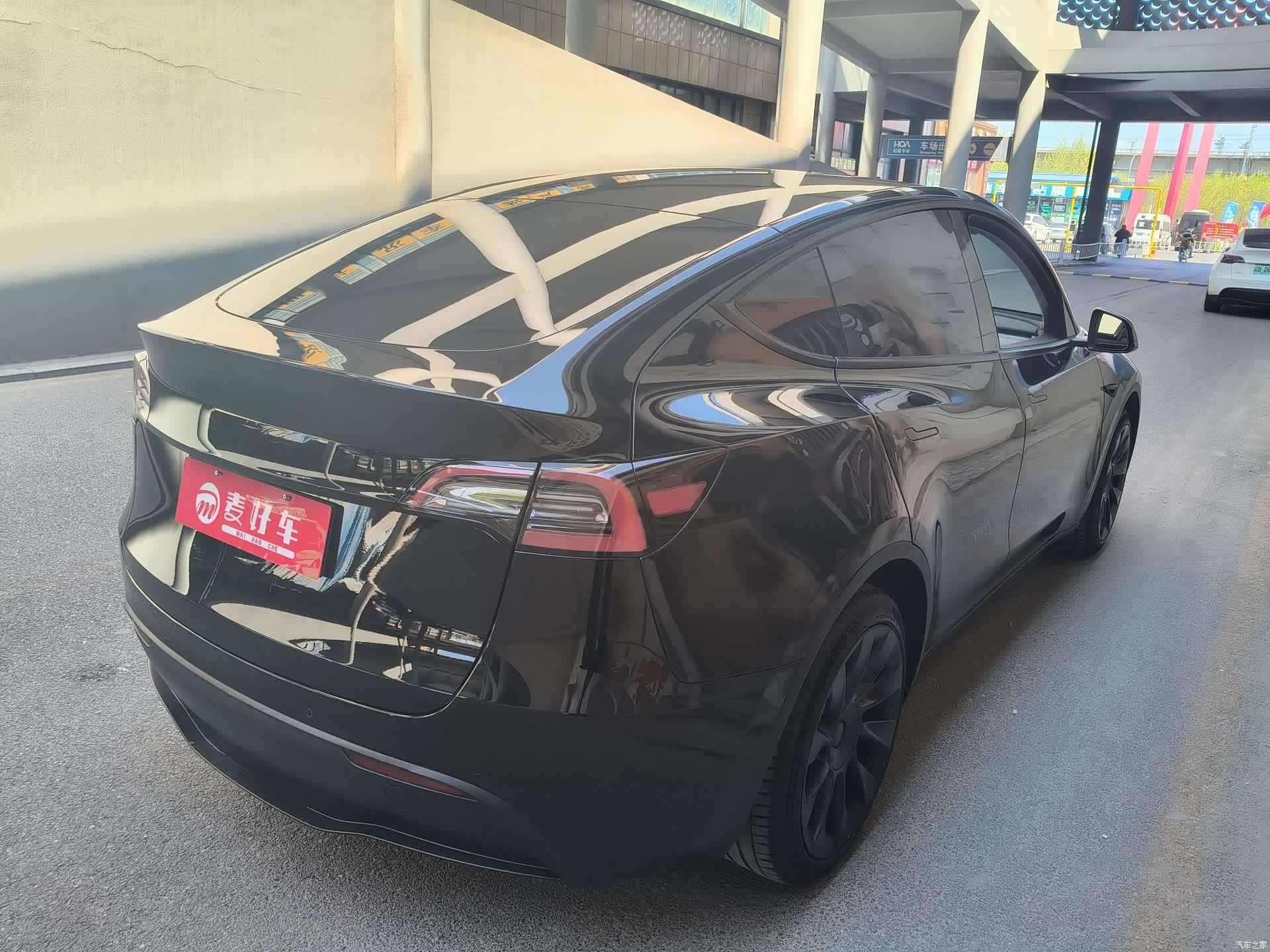Tesla Model Y, 2023 4